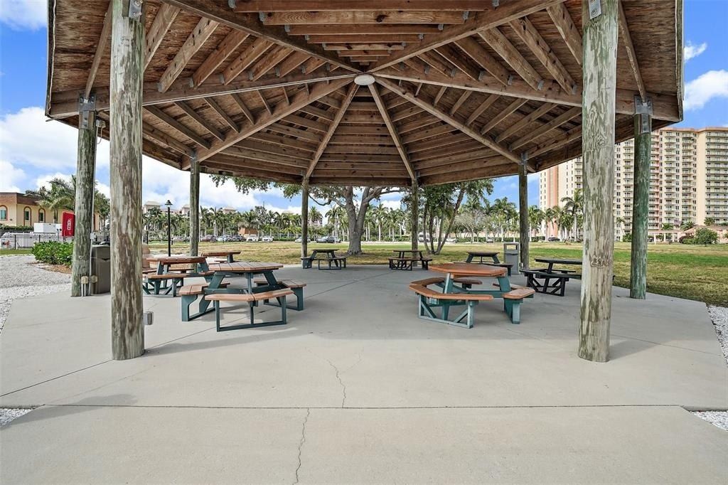 4900 Brittany Drive S, Unit 409, Saint Petersburg, FL 33715 Photo