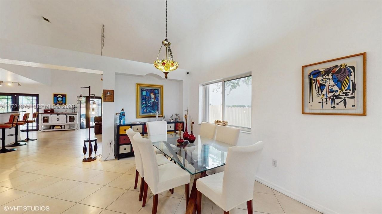 5323 NW 109th Ct, Doral, FL 33178 Photo