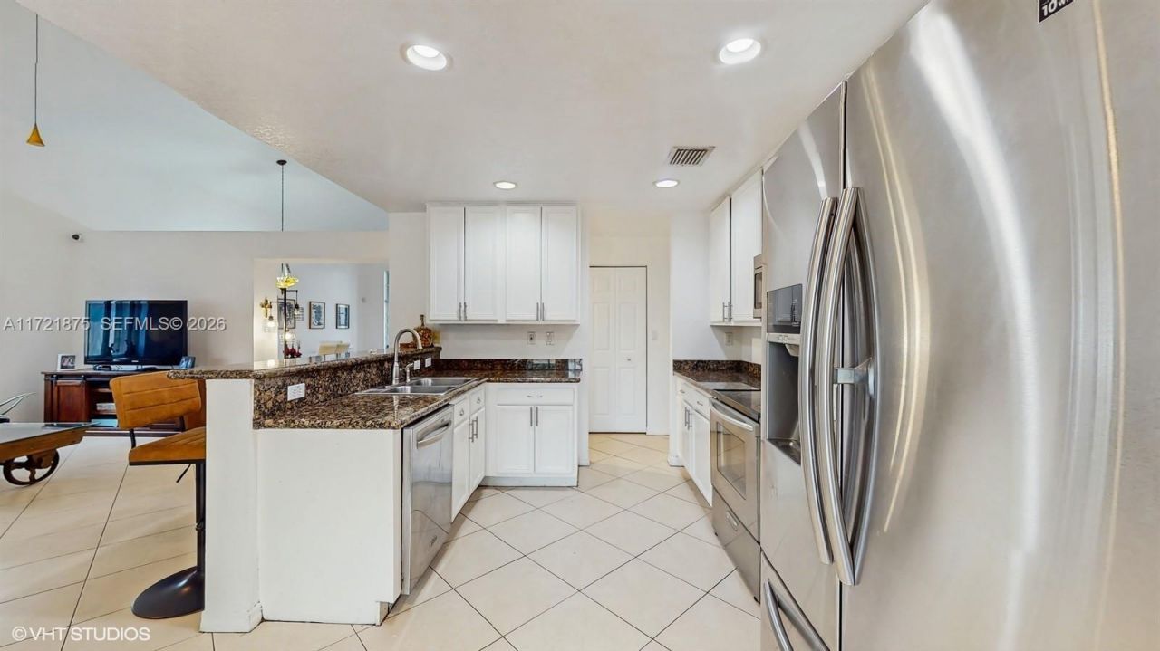 5323 NW 109th Ct, Doral, FL 33178 Photo