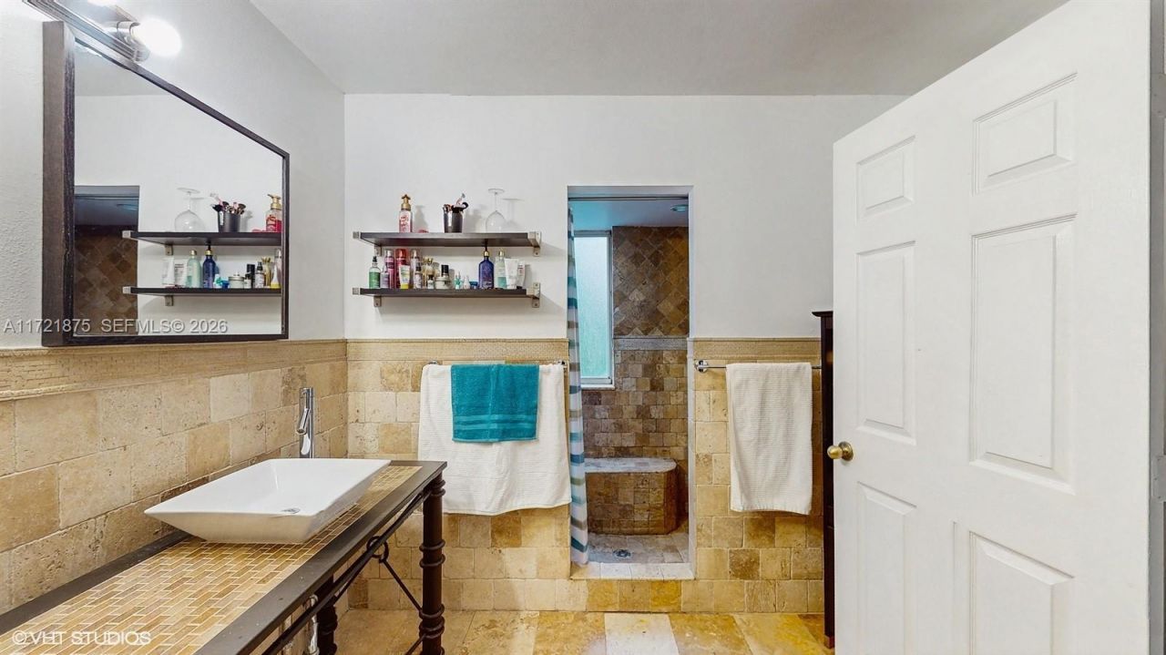 5323 NW 109th Ct, Doral, FL 33178 Photo