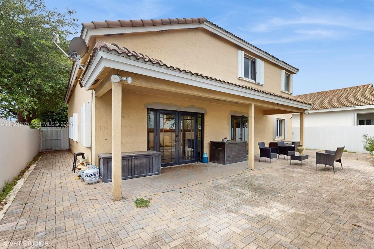 5323 NW 109th Ct, Doral, FL 33178 Photo