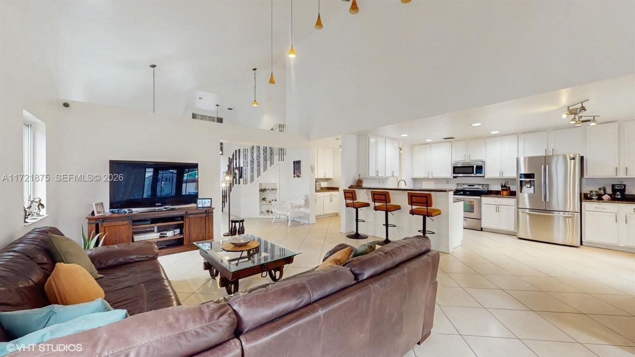 5323 NW 109th Ct, Doral, FL 33178 Photo