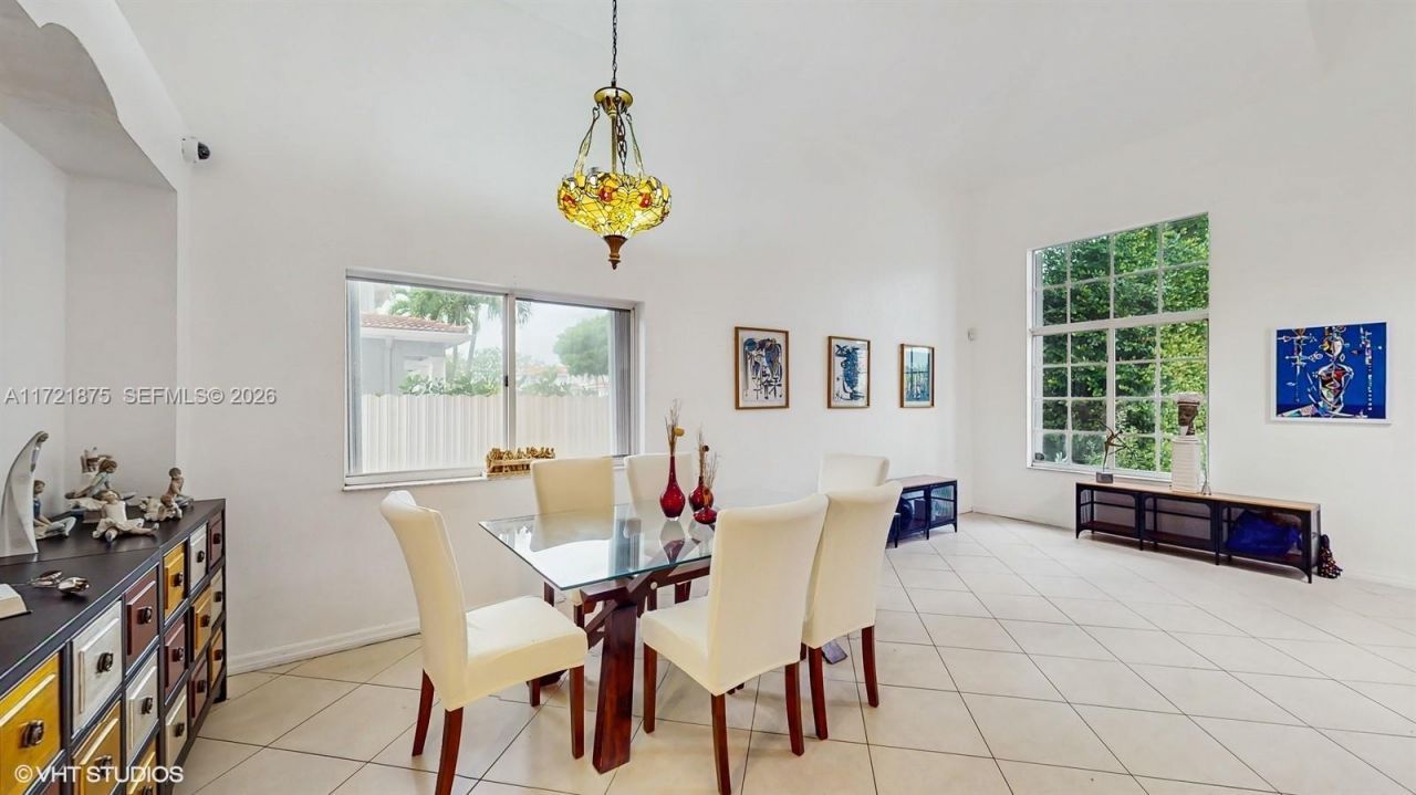 5323 NW 109th Ct, Doral, FL 33178 Photo