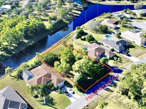 2349 SE Heathwood Circle, Port Saint Lucie, FL 34952