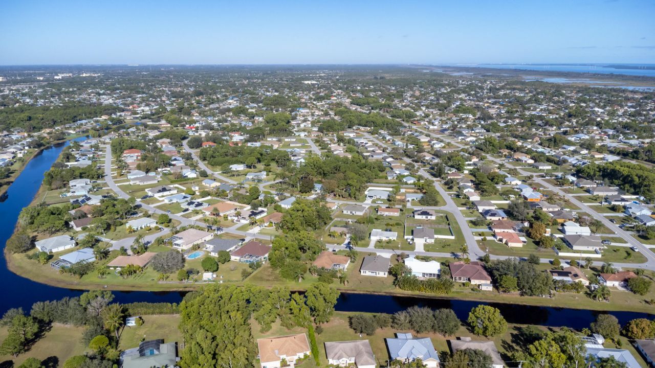 2349 SE Heathwood Circle, Port Saint Lucie, FL 34952 Photo