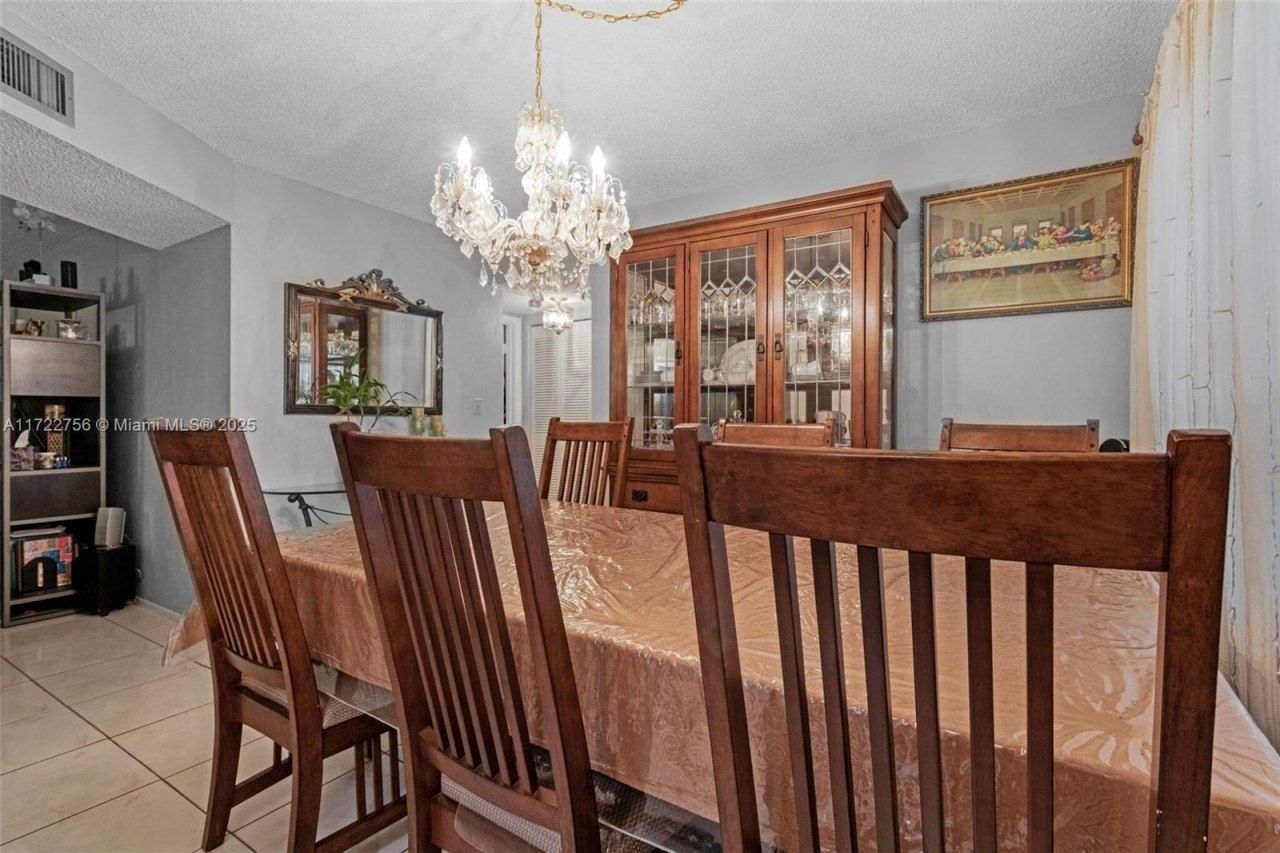 4000 NW 44th Ave, Unit 205, Lauderdale Lakes, FL 33319 Photo