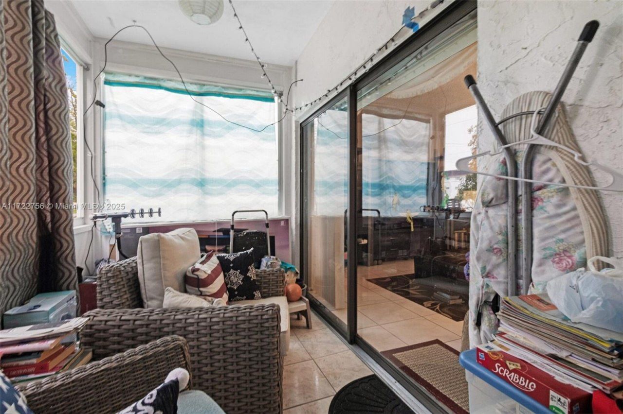 4000 NW 44th Ave, Unit 205, Lauderdale Lakes, FL 33319 Photo