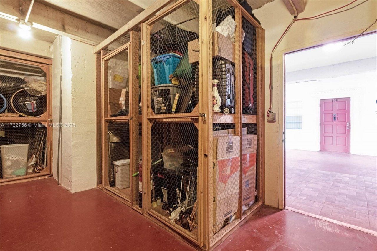 4000 NW 44th Ave, Unit 205, Lauderdale Lakes, FL 33319 Photo