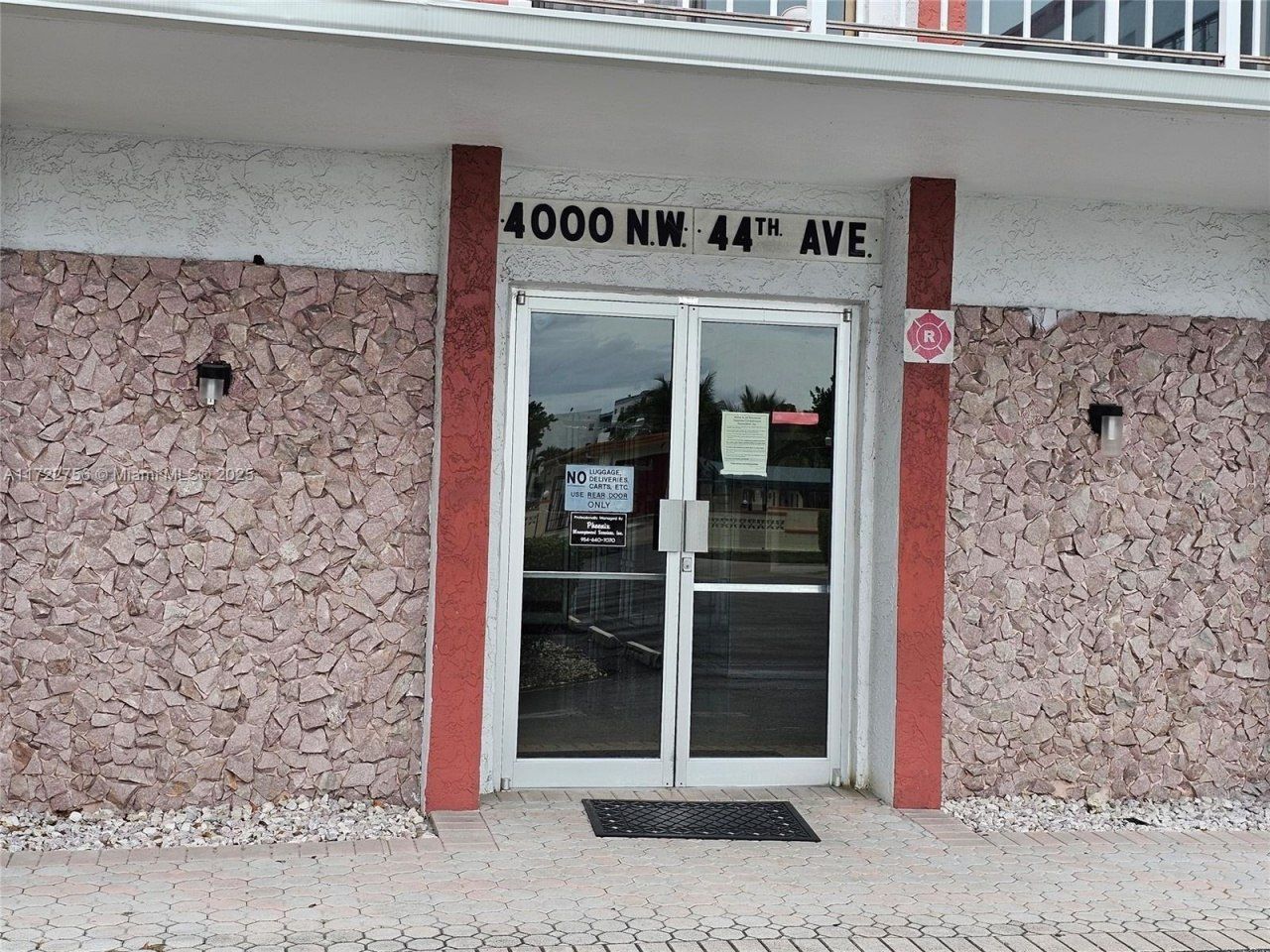 4000 NW 44th Ave, Unit 205, Lauderdale Lakes, FL 33319 Photo