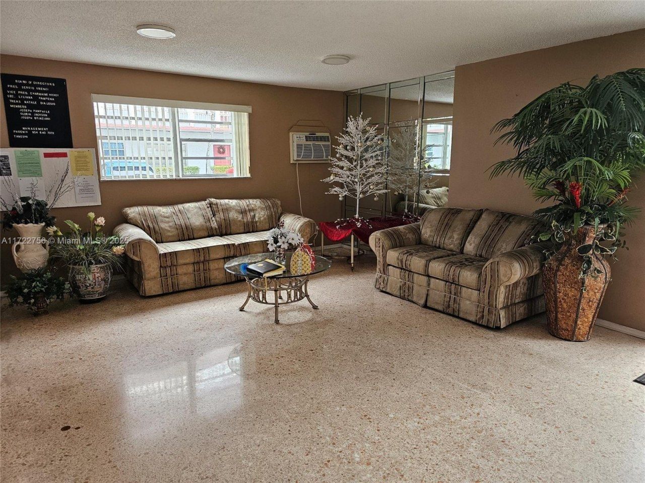 4000 NW 44th Ave, Unit 205, Lauderdale Lakes, FL 33319 Photo