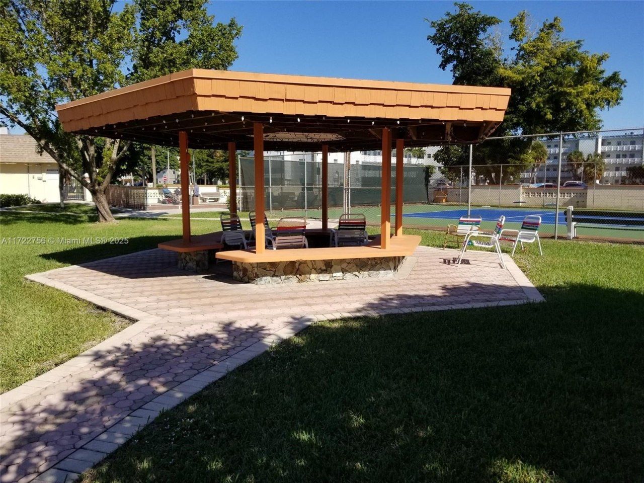 4000 NW 44th Ave, Unit 205, Lauderdale Lakes, FL 33319 Photo