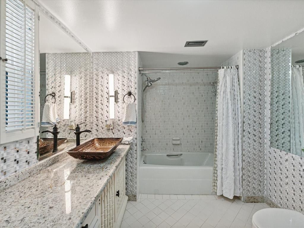 5200 Brittany Drive S, Unit 1204, Saint Petersburg, FL 33715 Photo