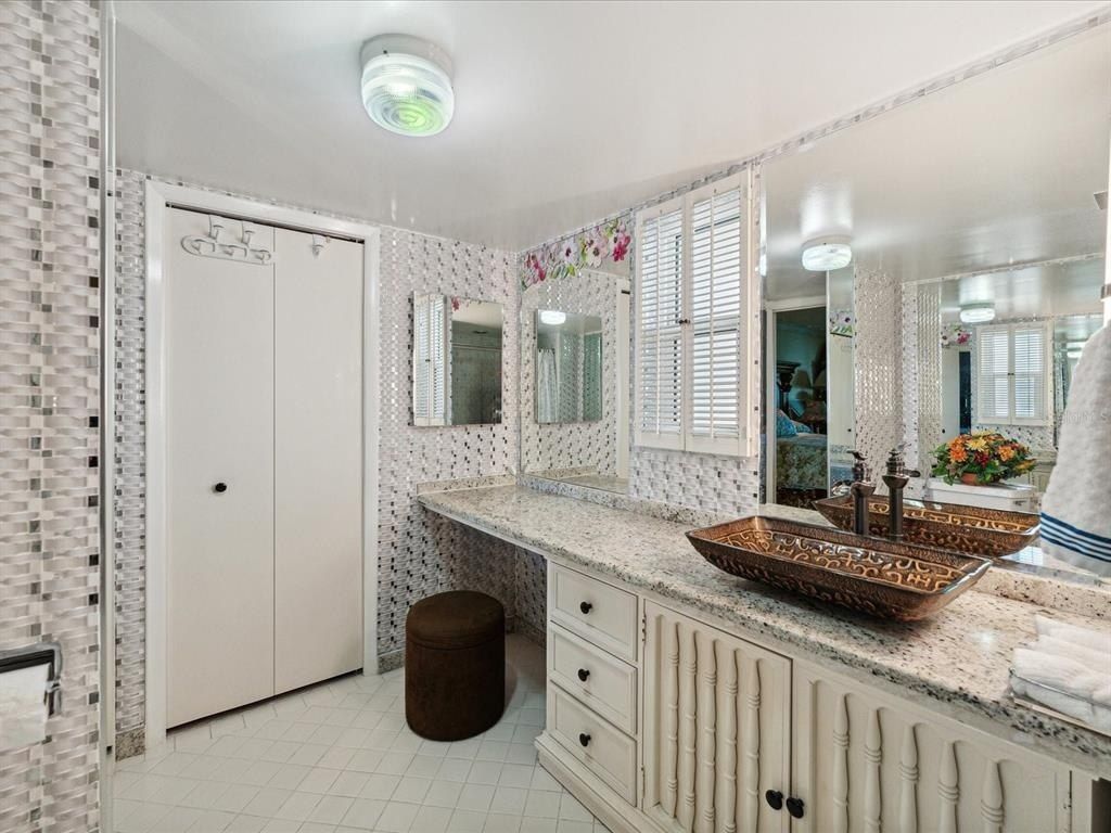 5200 Brittany Drive S, Unit 1204, Saint Petersburg, FL 33715 Photo