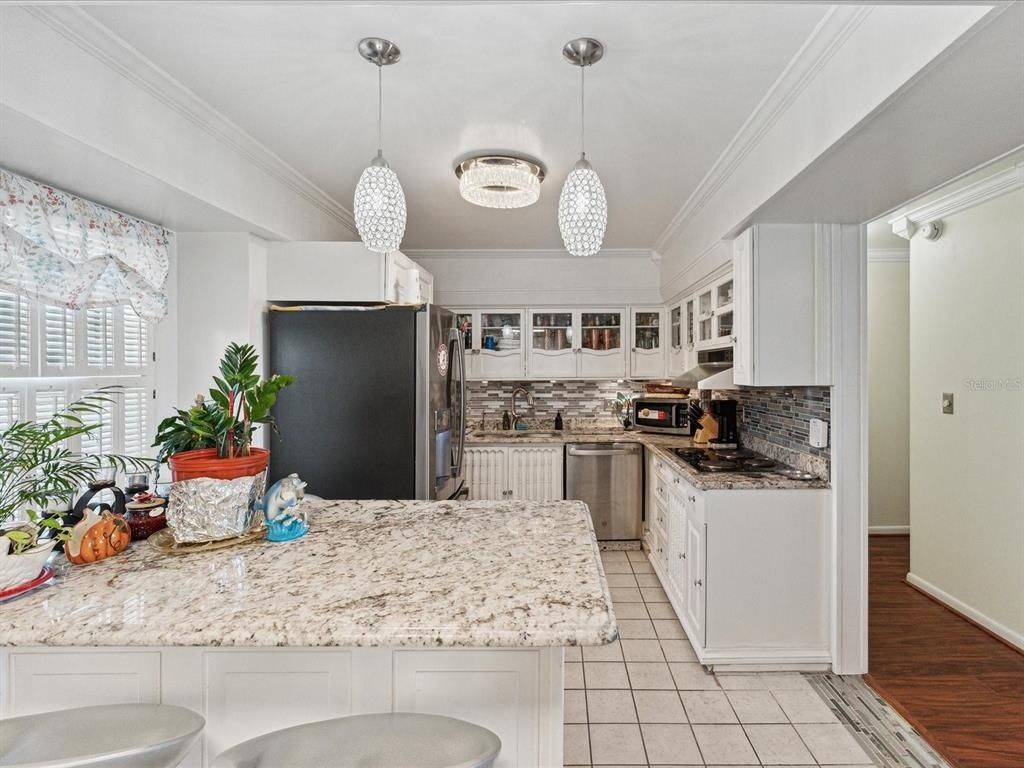 5200 Brittany Drive S, Unit 1204, Saint Petersburg, FL 33715 Photo