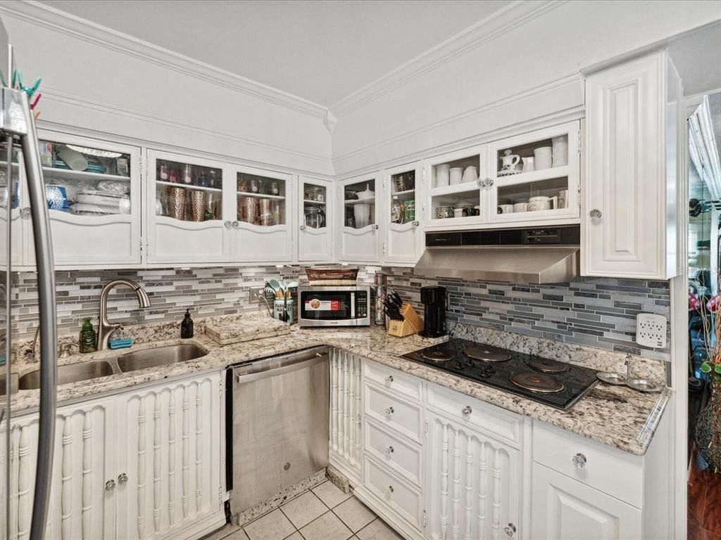 5200 Brittany Drive S, Unit 1204, Saint Petersburg, FL 33715 Photo