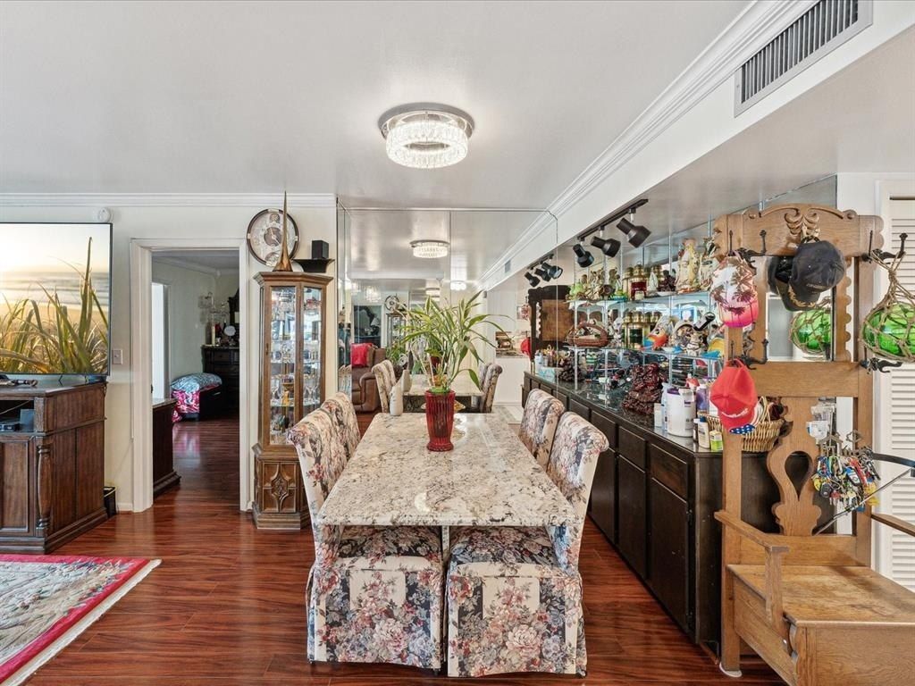 5200 Brittany Drive S, Unit 1204, Saint Petersburg, FL 33715 Photo