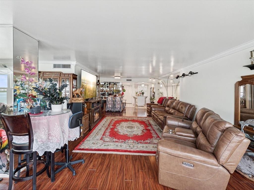 5200 Brittany Drive S, Unit 1204, Saint Petersburg, FL 33715 Photo