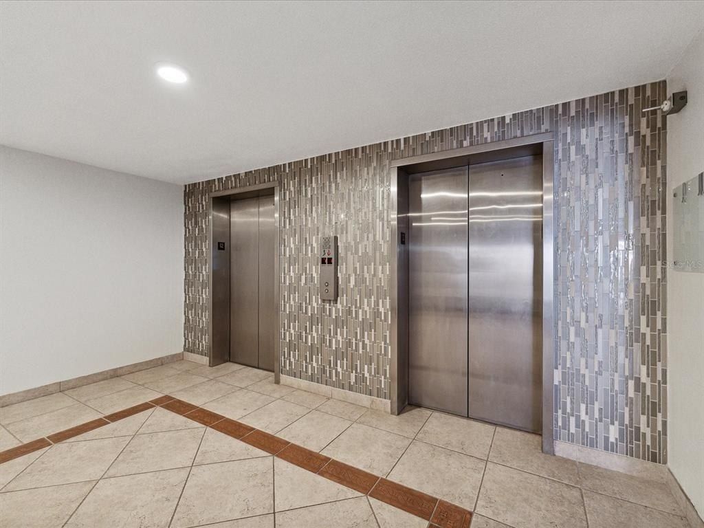 5200 Brittany Drive S, Unit 1204, Saint Petersburg, FL 33715 Photo