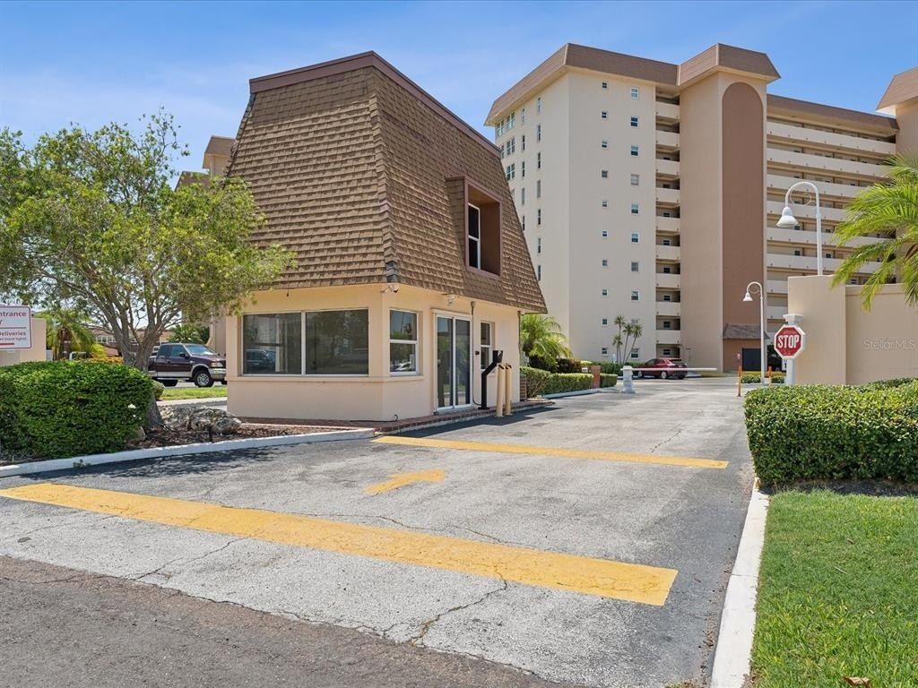 5200 Brittany Drive S, Unit 1204, Saint Petersburg, FL 33715 Photo