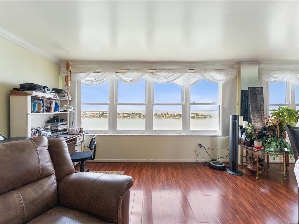 5200 Brittany Drive S, Unit 1204, Saint Petersburg, FL 33715 Photo