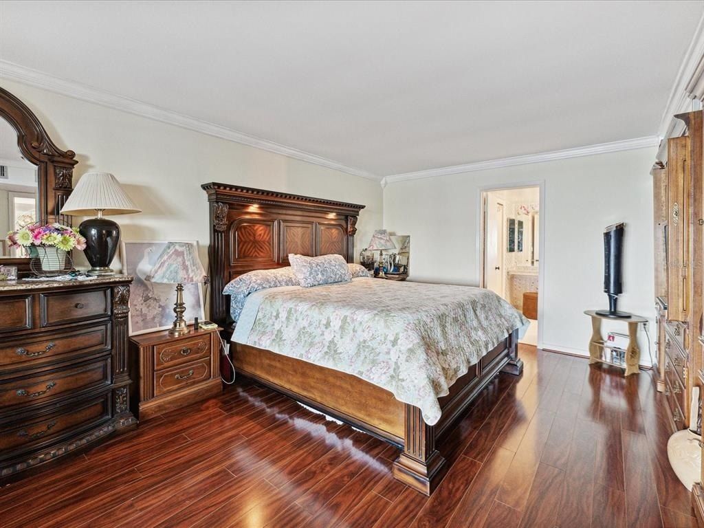 5200 Brittany Drive S, Unit 1204, Saint Petersburg, FL 33715 Photo