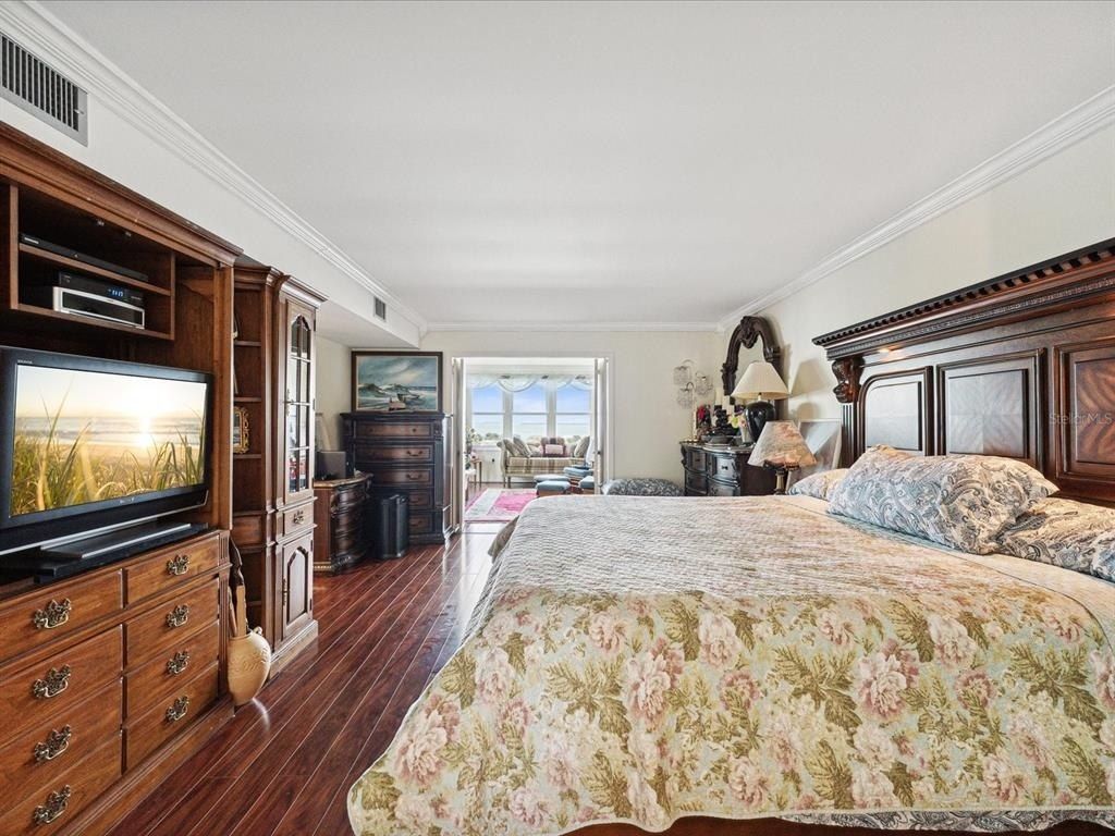 5200 Brittany Drive S, Unit 1204, Saint Petersburg, FL 33715 Photo