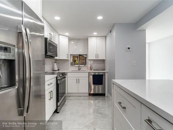 9523 S Hollybrook Lake Drive, Unit 102, Pembroke Pines, FL 33025