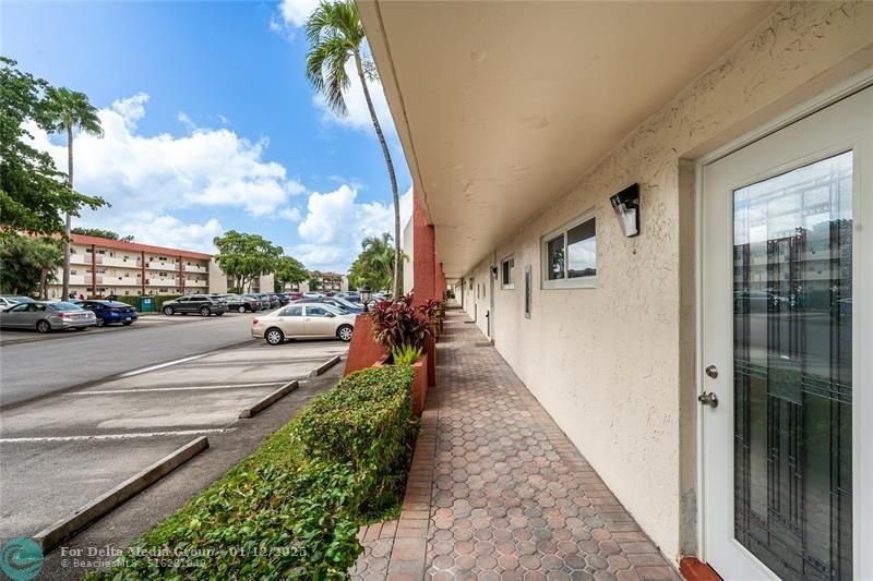 9523 S Hollybrook Lake Drive, Unit 102, Pembroke Pines, FL 33025 Photo