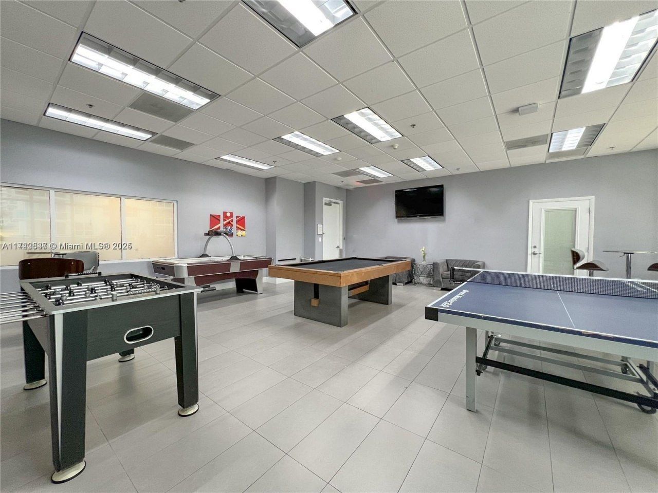 1200 Brickell Bay Dr, Unit 2007, Miami, FL 33131 Photo