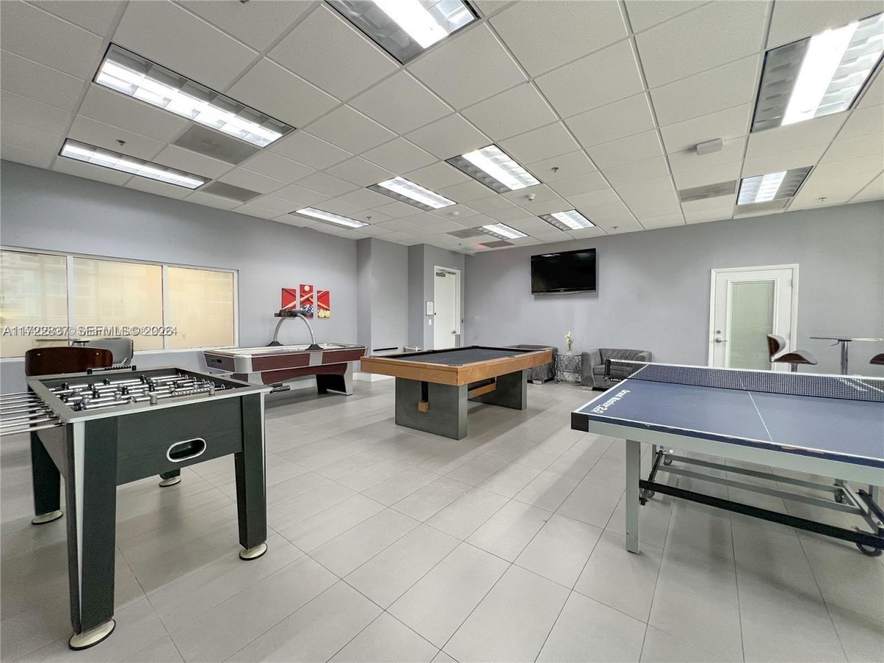 1200 Brickell Bay Dr, Unit 2007, Miami, FL 33131 Photo