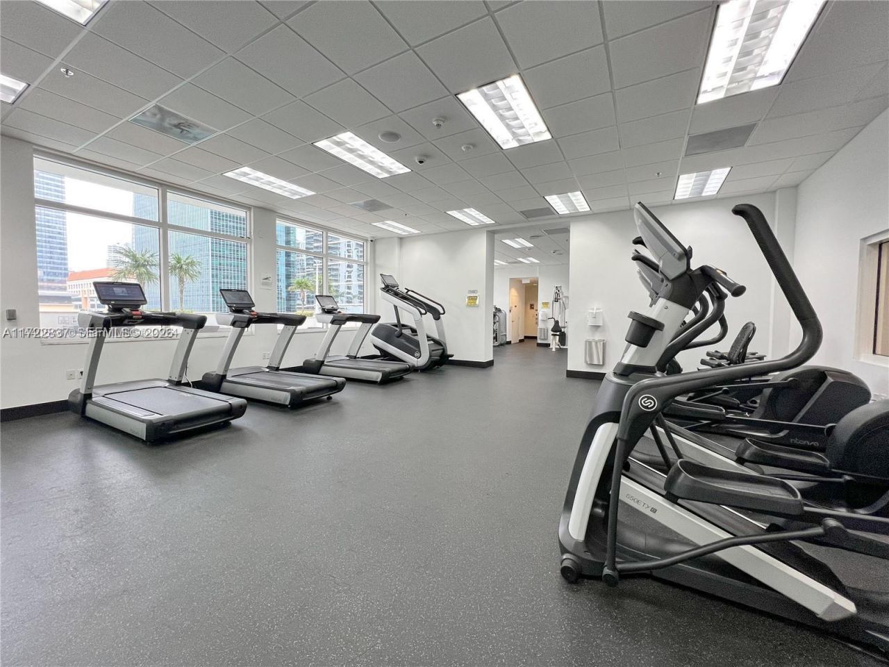 1200 Brickell Bay Dr, Unit 2007, Miami, FL 33131 Photo