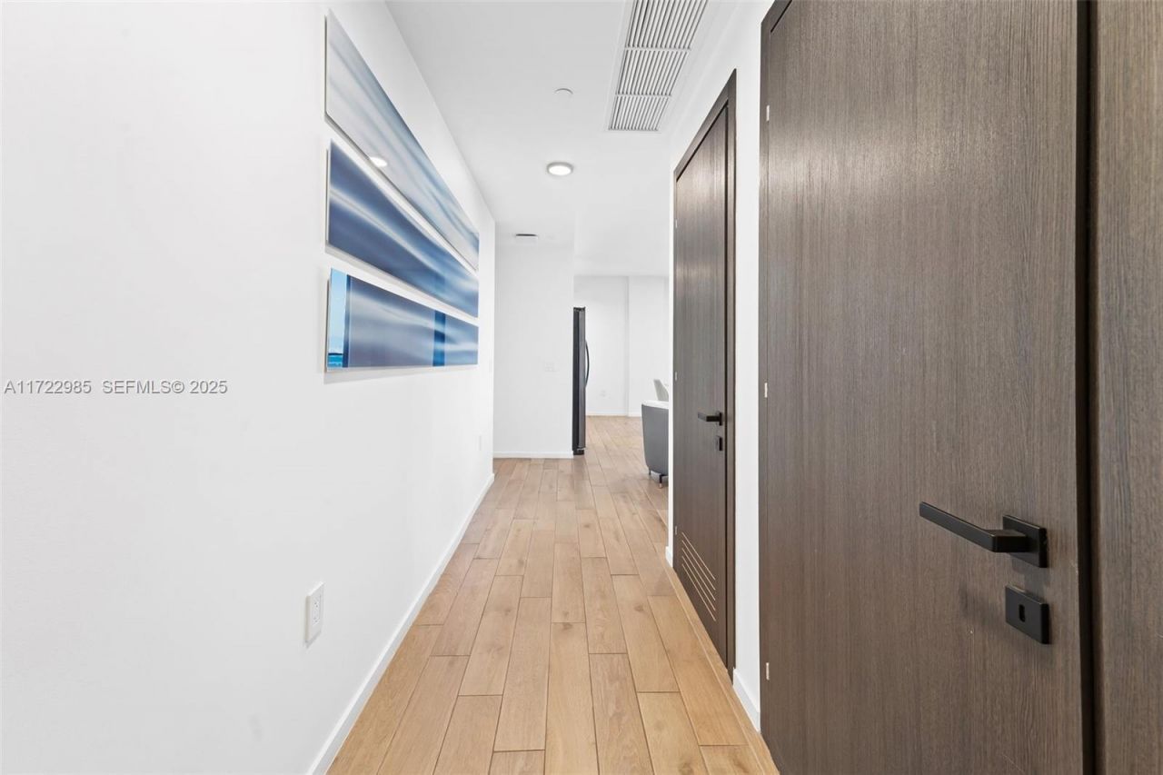 398 NE 5th St, Unit 3209, Miami, FL 33132 Photo