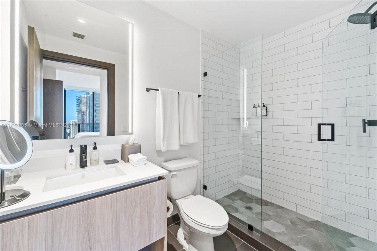 398 NE 5th St, Unit 3209, Miami, FL 33132 Photo