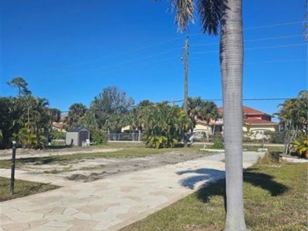 22 Williamsburg WAY, FORT MYERS, FL 33908