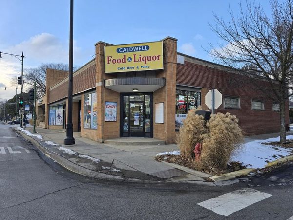 4132 W Peterson Avenue, Chicago, IL 60646