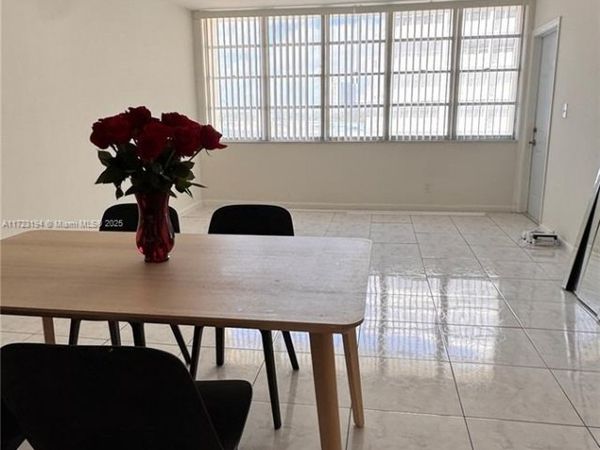 1825 S Ocean Dr, Unit 506, Hallandale Beach, FL 33009