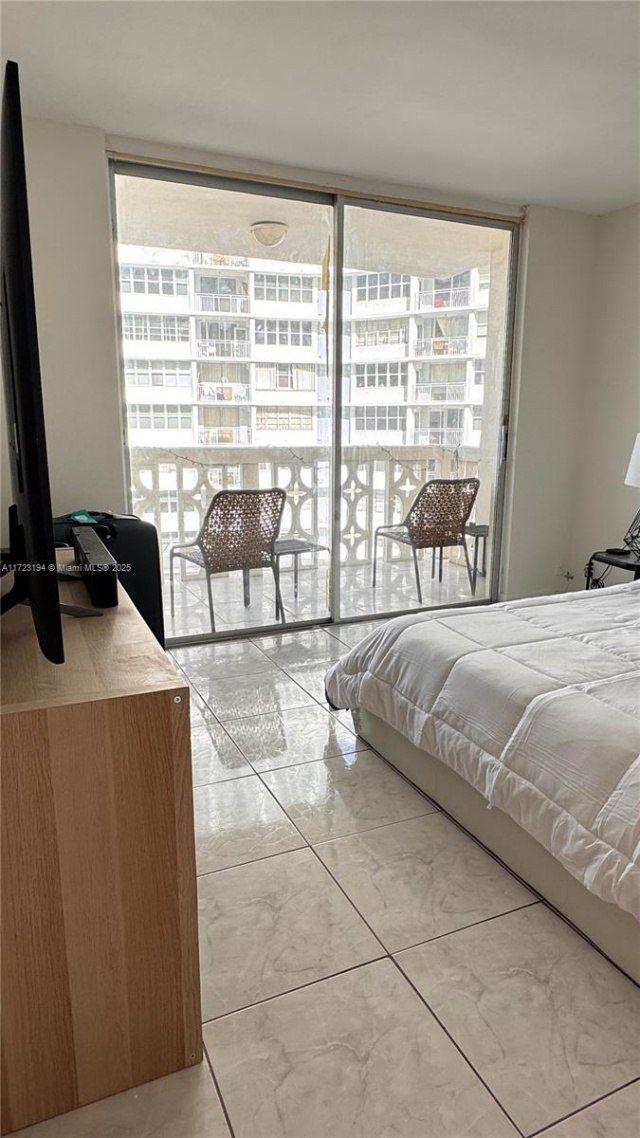 1825 S Ocean Dr, Unit 506, Hallandale Beach, FL 33009 Photo