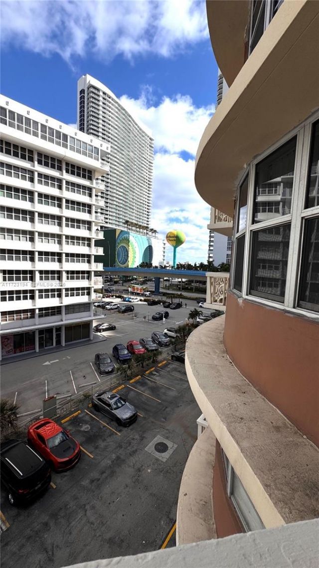 1825 S Ocean Dr, Unit 506, Hallandale Beach, FL 33009 Photo