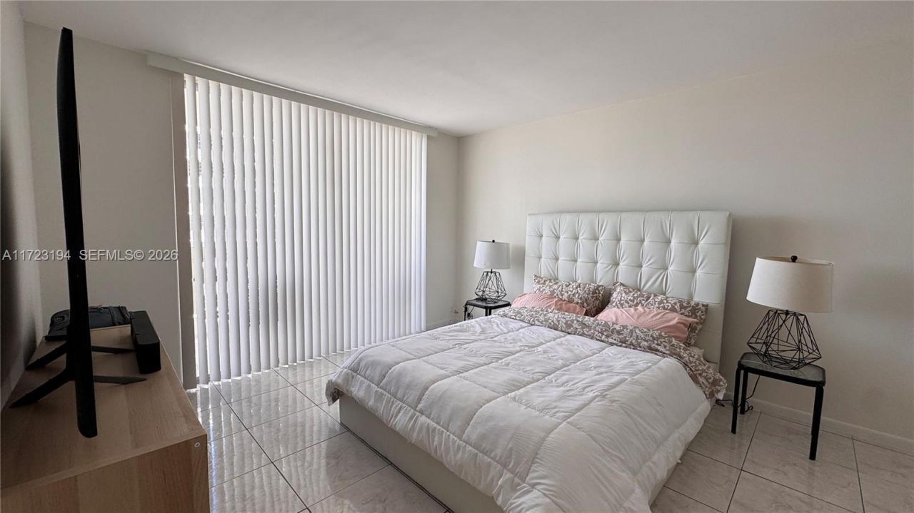 1825 S Ocean Dr, Unit 506, Hallandale Beach, FL 33009 Photo