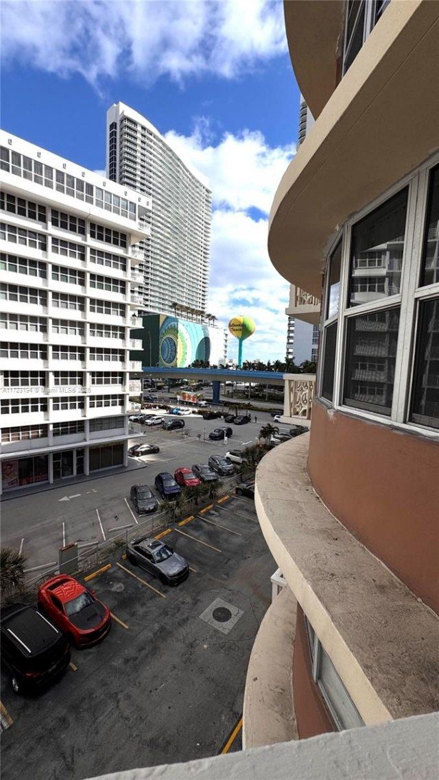 1825 S Ocean Dr, Unit 506, Hallandale Beach, FL 33009 Photo