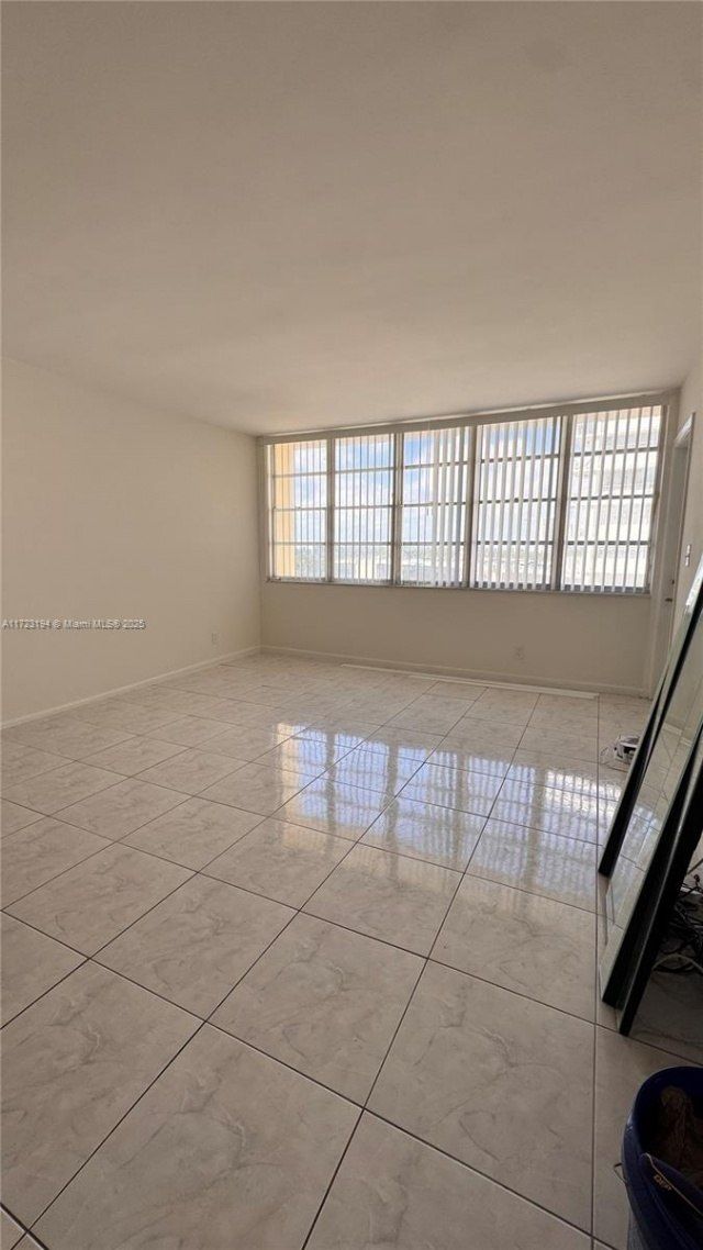 1825 S Ocean Dr, Unit 506, Hallandale Beach, FL 33009 Photo