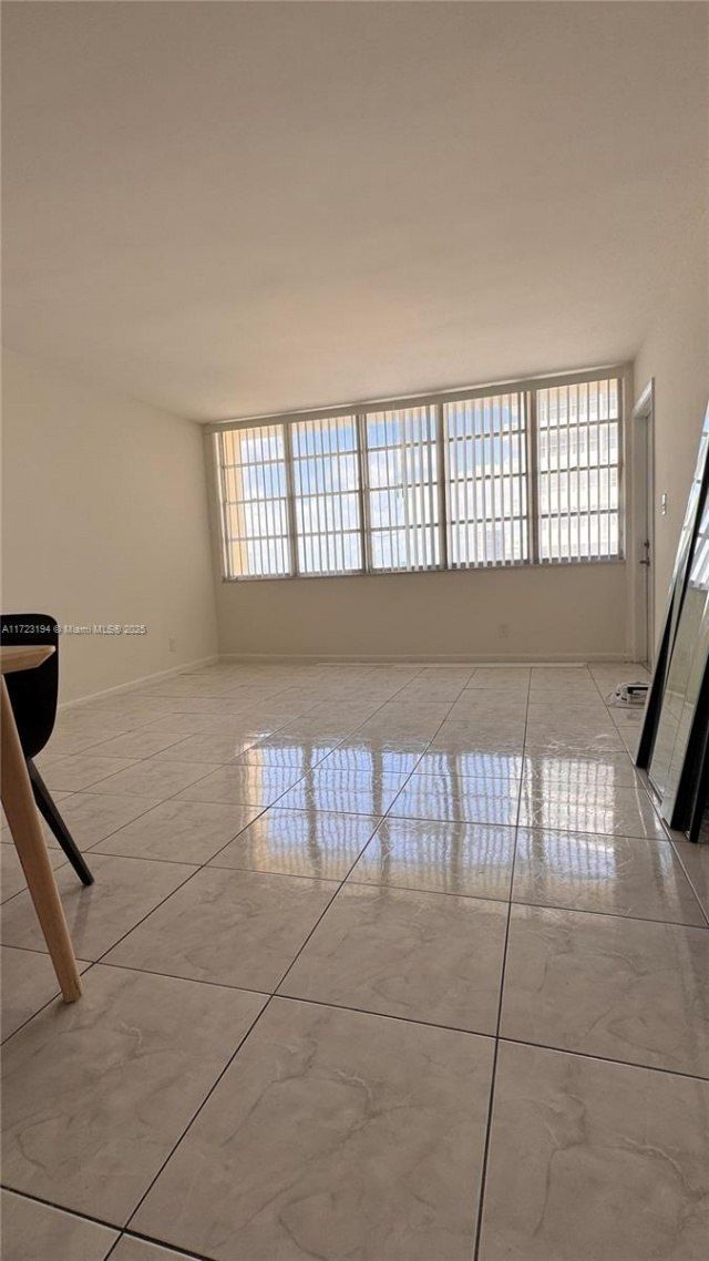 1825 S Ocean Dr, Unit 506, Hallandale Beach, FL 33009 Photo