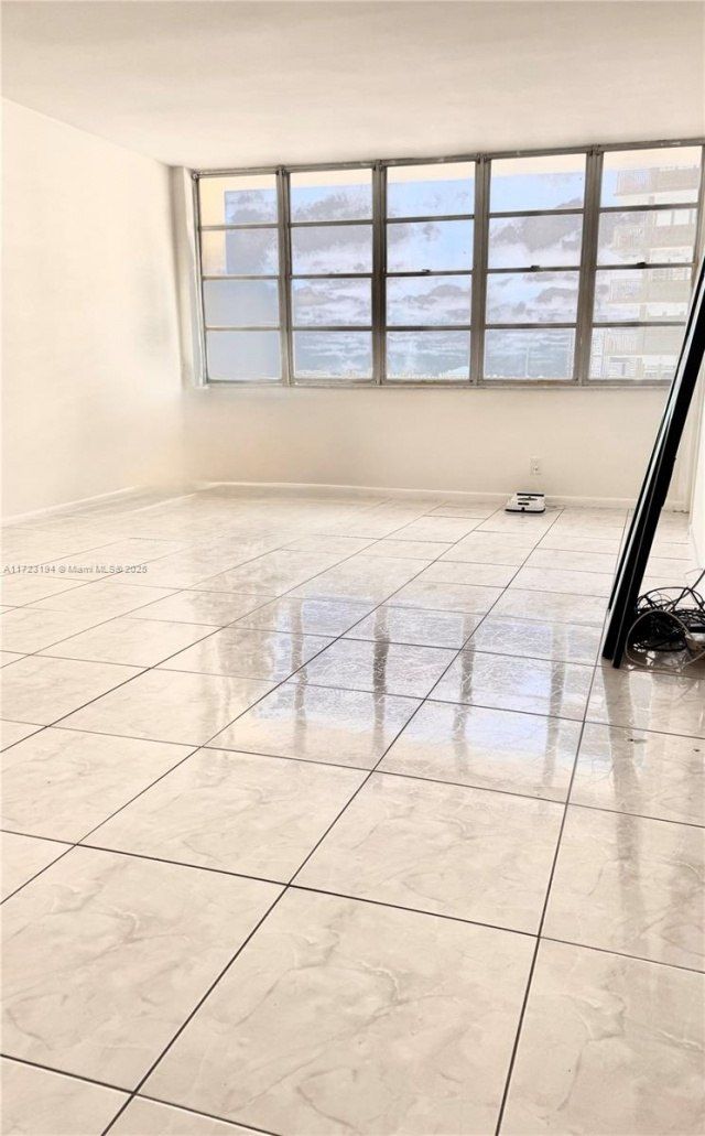 1825 S Ocean Dr, Unit 506, Hallandale Beach, FL 33009 Photo