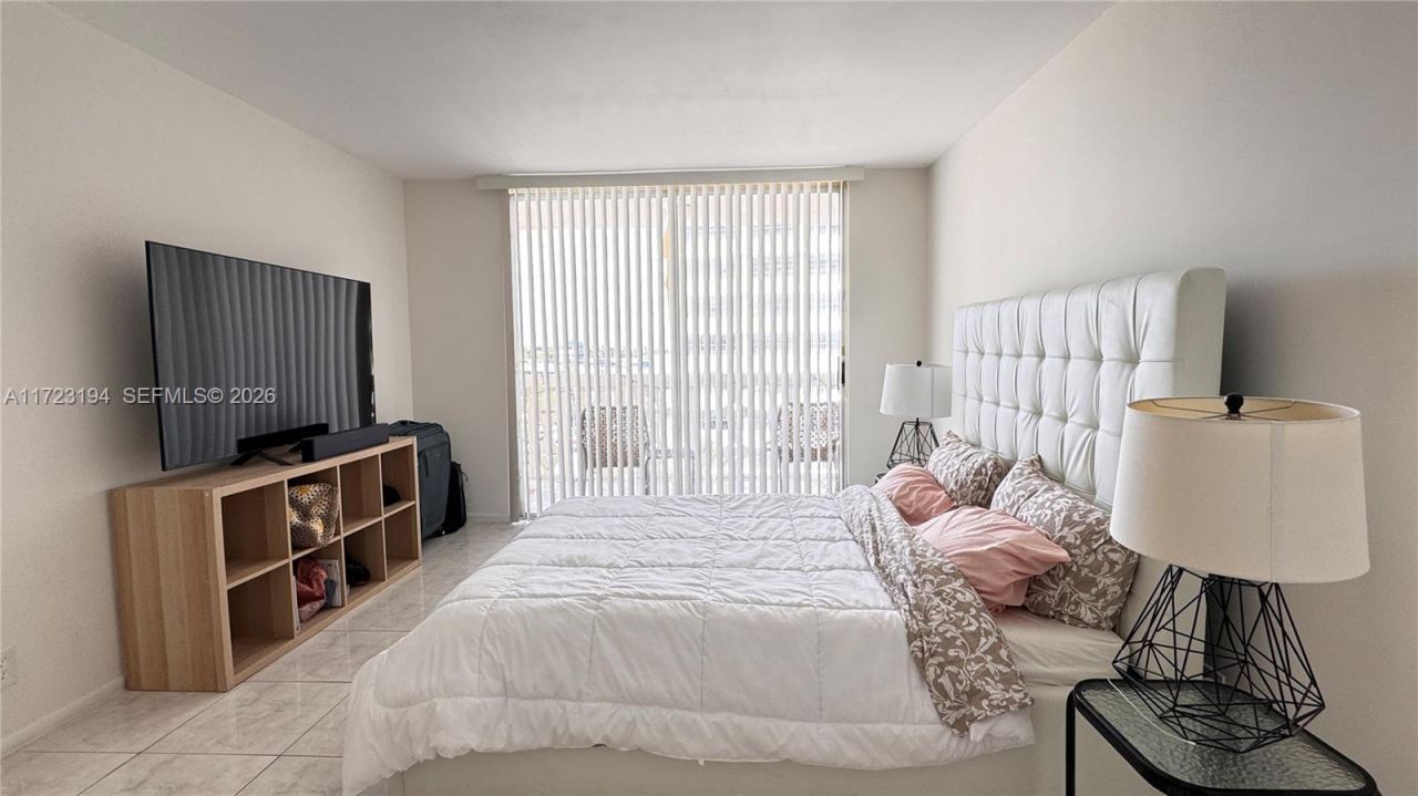 1825 S Ocean Dr, Unit 506, Hallandale Beach, FL 33009 Photo