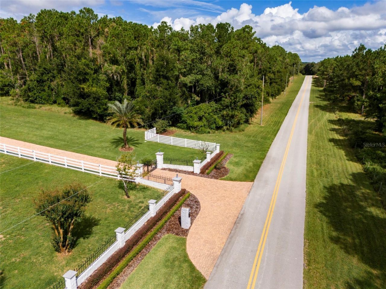 11148 Lane Park Road, Tavares, FL 32778 Photo