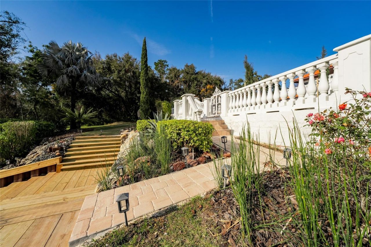 11148 Lane Park Road, Tavares, FL 32778 Photo