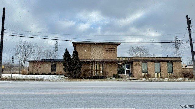 3925 Hyde Park Boulevard, Niagara Falls, NY 14305 Main Photo