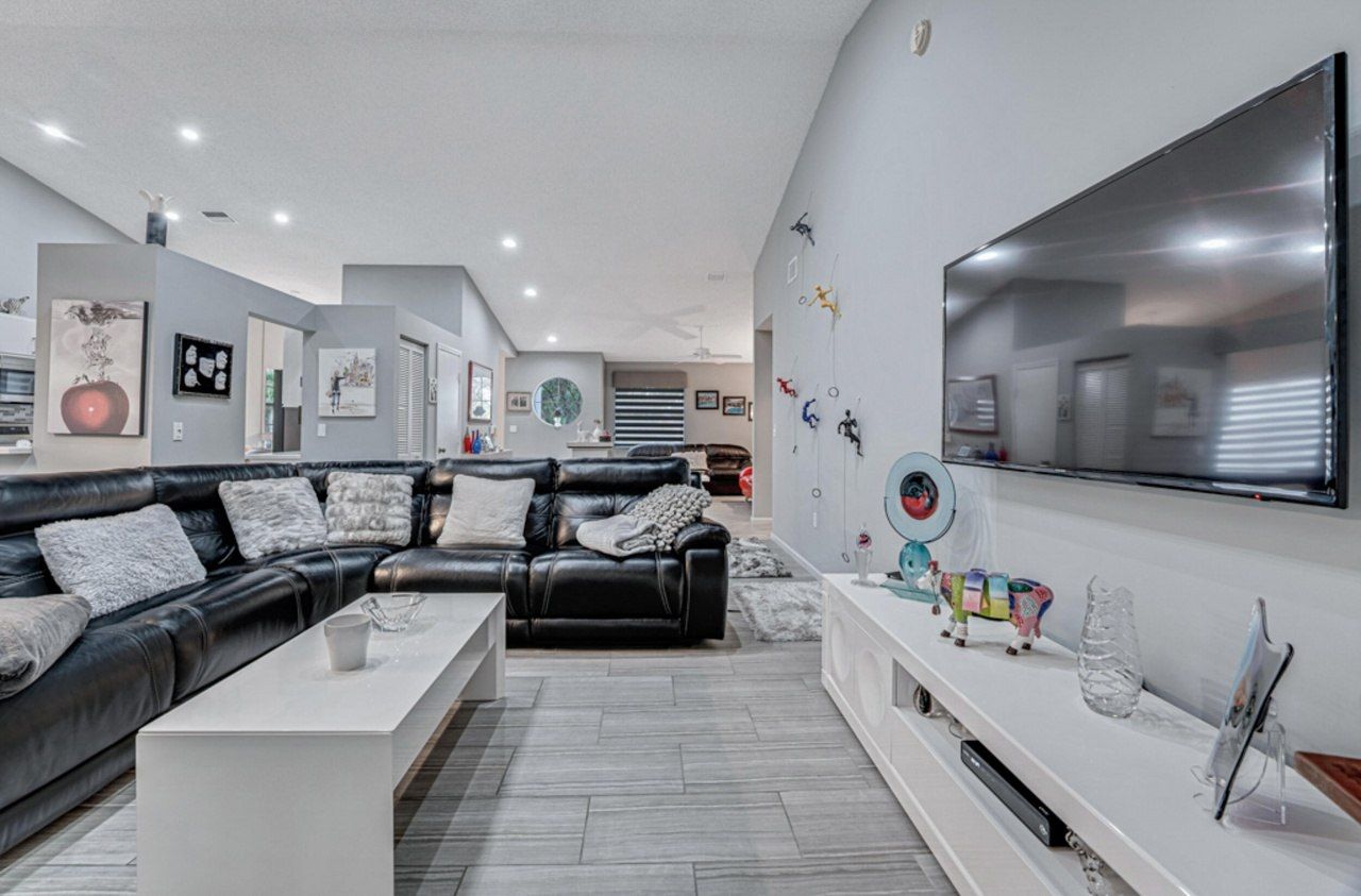 7023 Summer Tree Drive, Unit 202, Boynton Beach, FL 33437 Photo