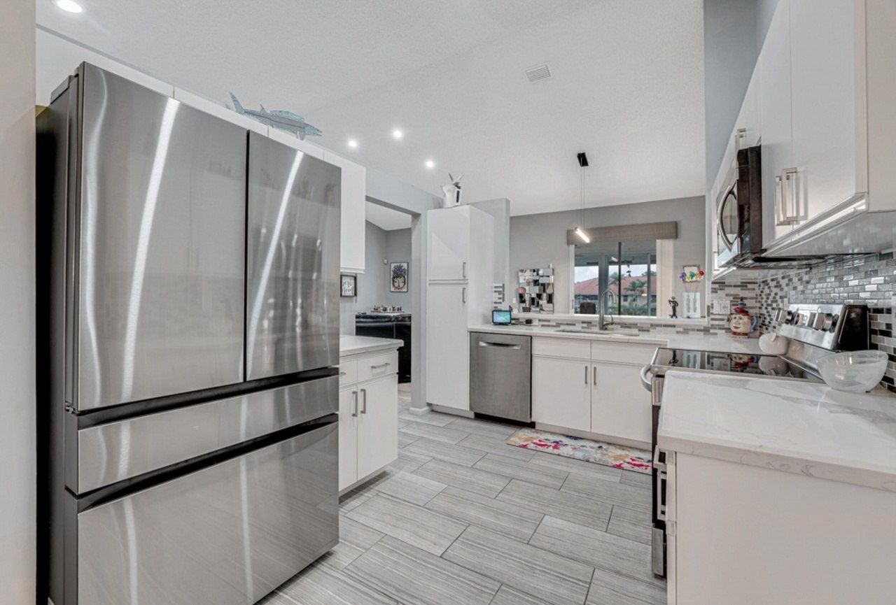 7023 Summer Tree Drive, Unit 202, Boynton Beach, FL 33437 Photo