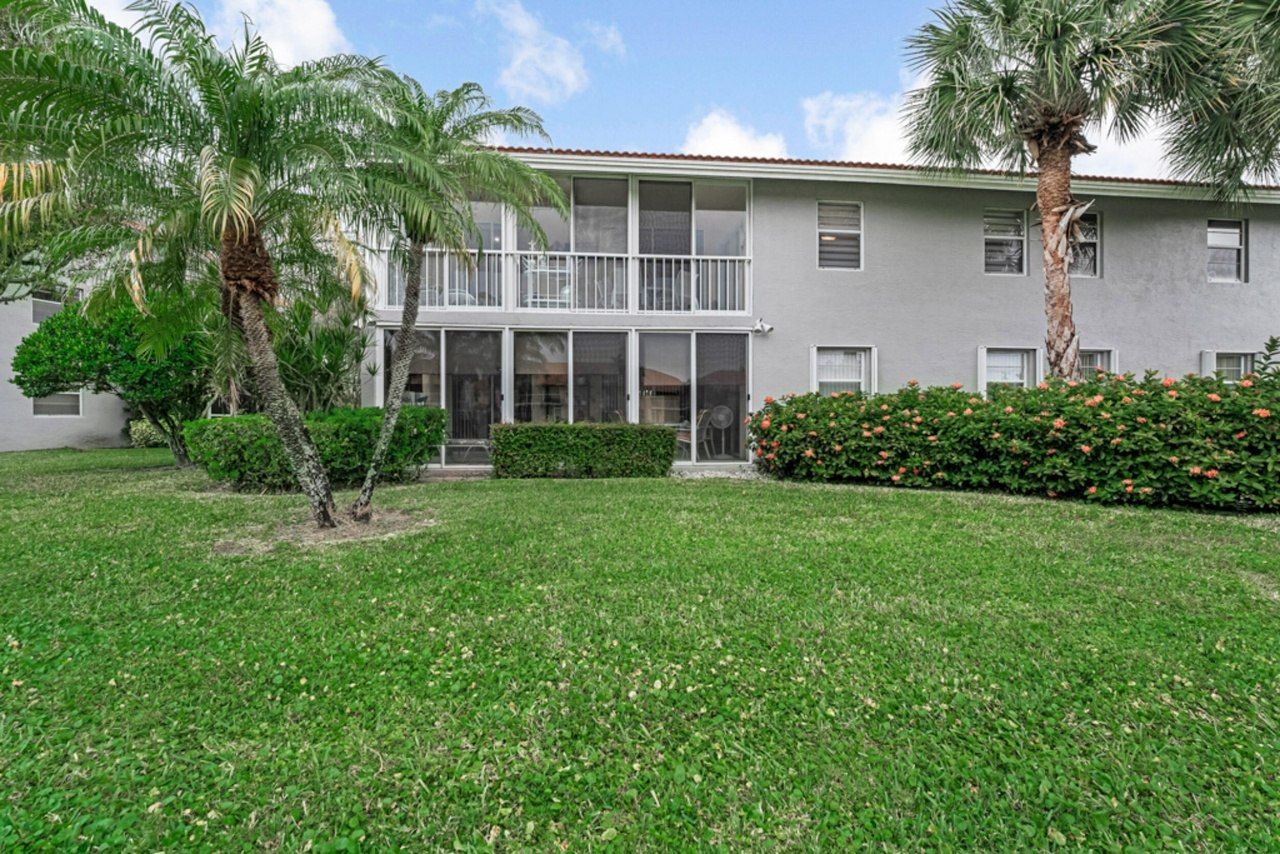 7023 Summer Tree Drive, Unit 202, Boynton Beach, FL 33437 Photo